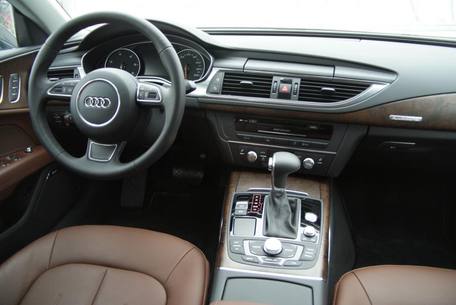 Торпедо Audi A7 Sportback by MTM 2011 года  (фото 6 из 17)